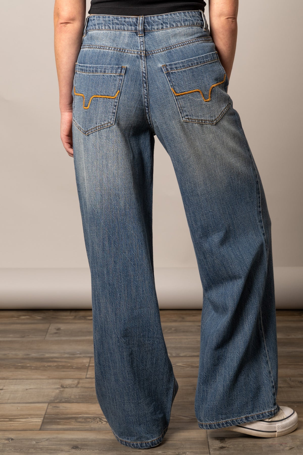 Maggie Jeans- Antique Wash