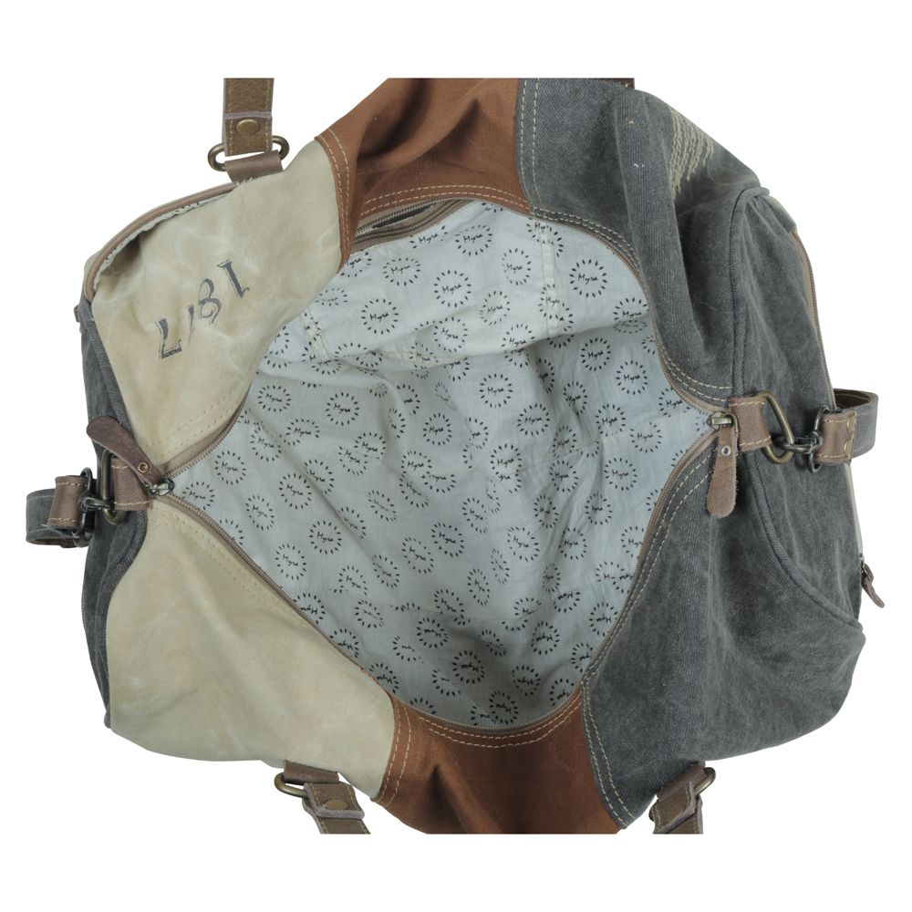 Neutral Aesthetic Traveller Bag