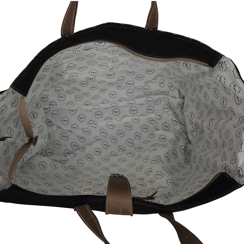 Umber Currant Weekender Bag